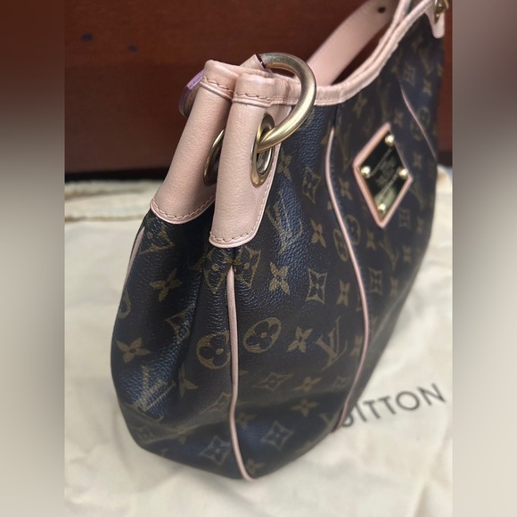 Louis Vuitton - Picture 6 of 15